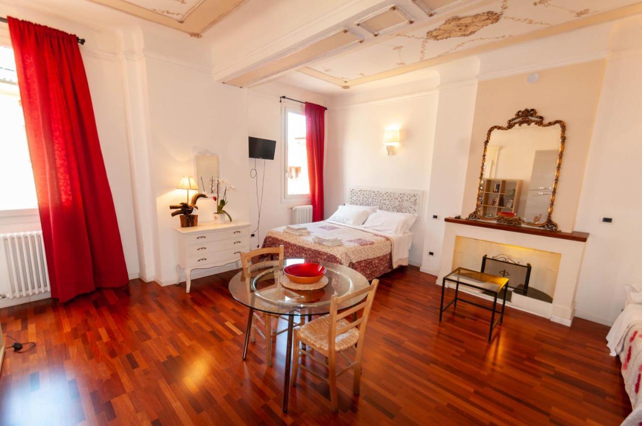 Porta Antica Apartment Bolonia Exterior foto
